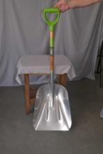Shovel #14 Aluminum Scoop Western D-Handle