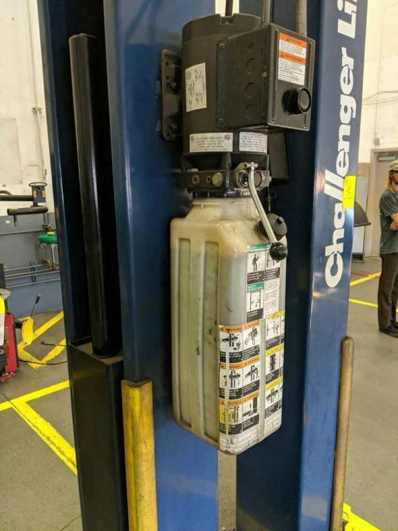 Challenger lift