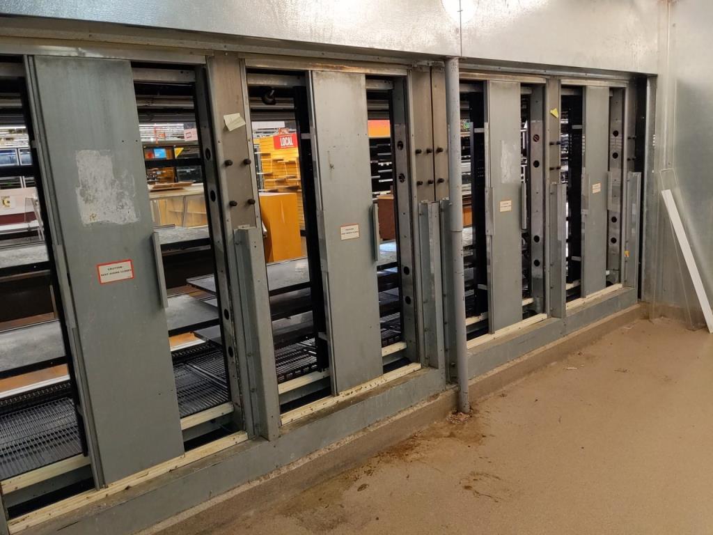 Rear load walk In box