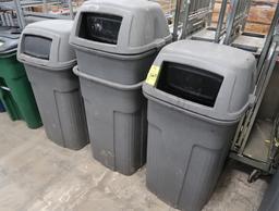 Toter trash cans w/ 3 lids