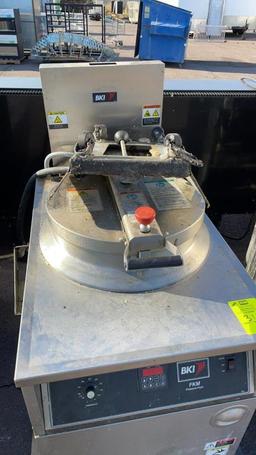 2017 BKI FKM-F Pressure Fryer
