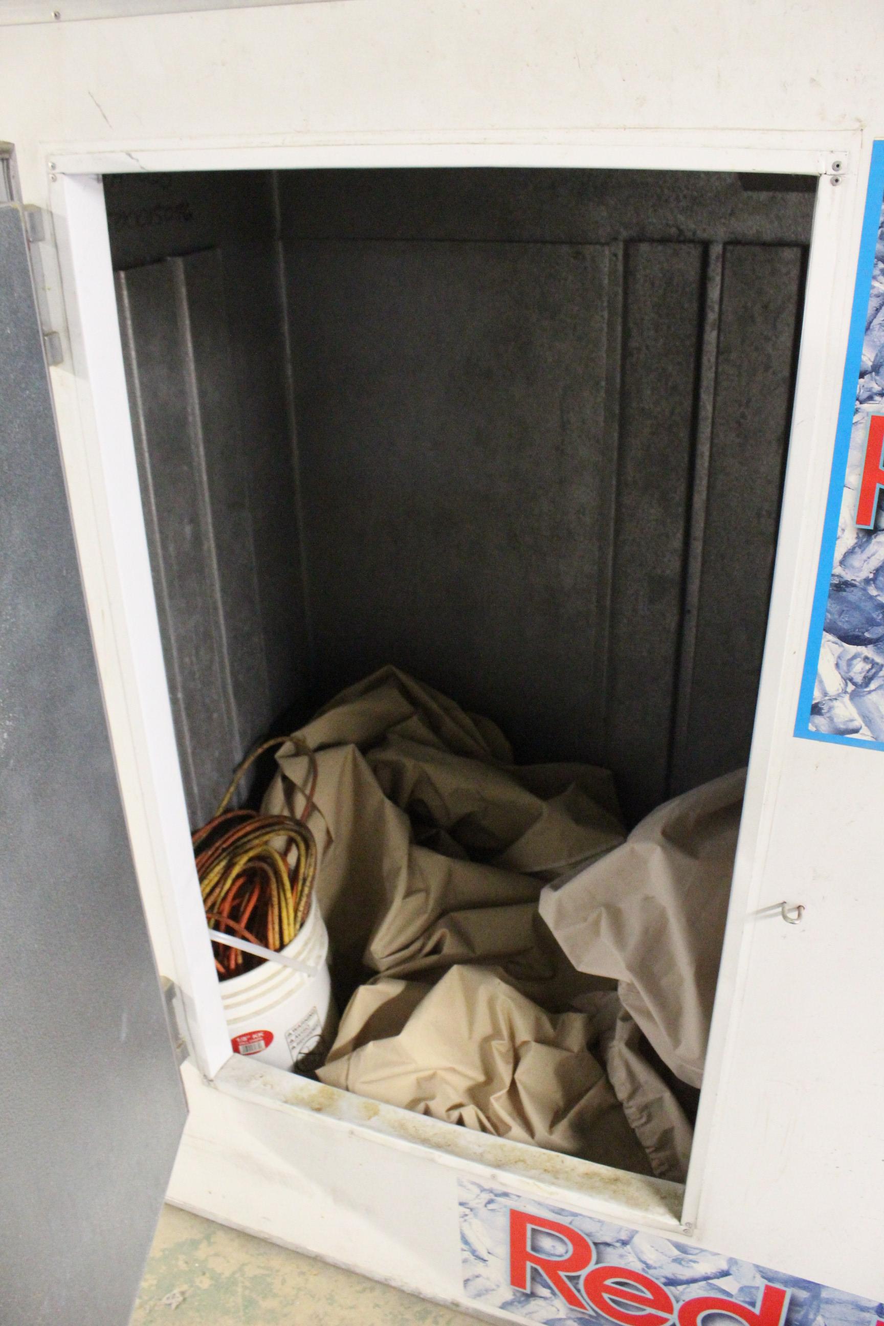8' Ice Merchandiser