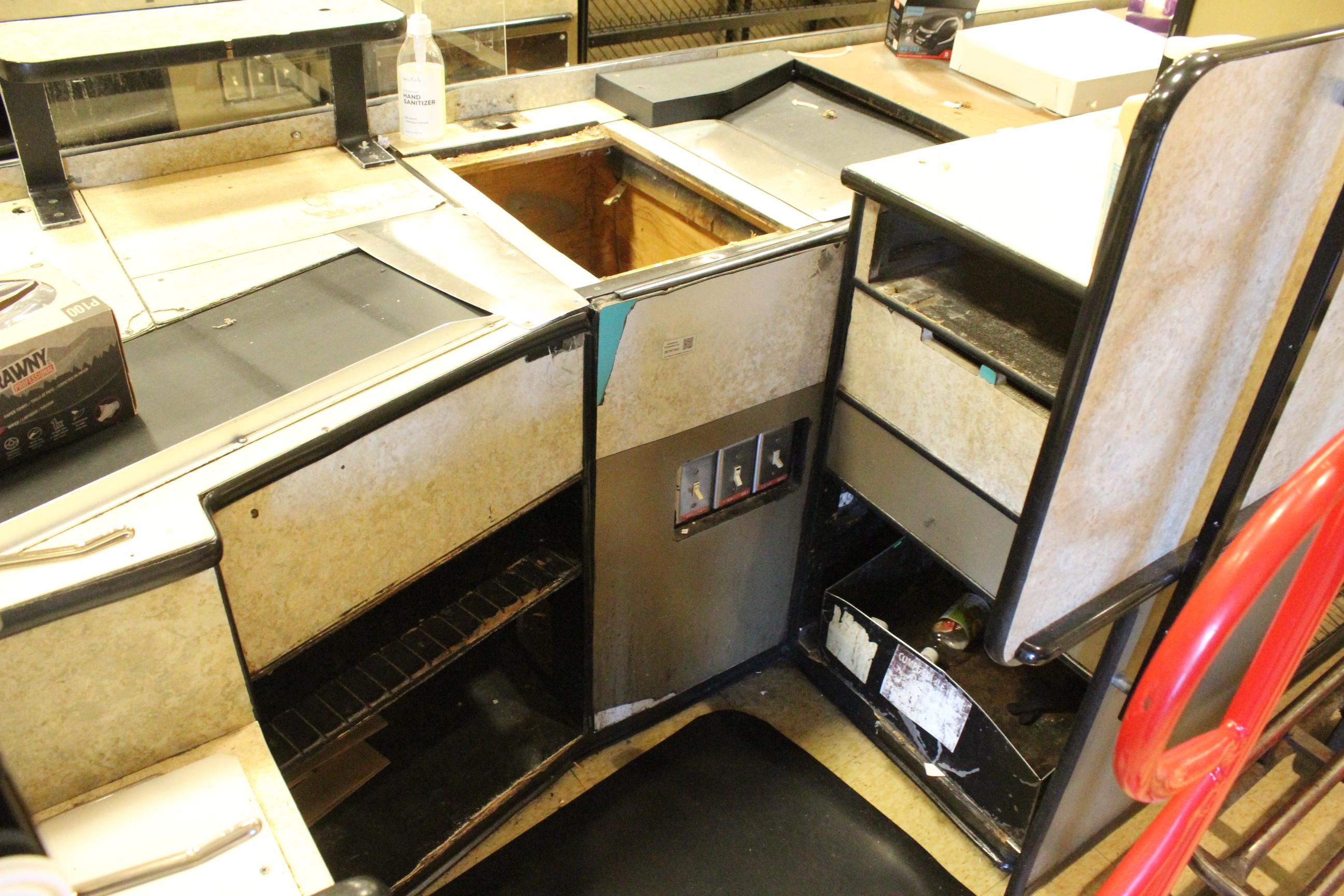 Unmarked Dual Belt Checkstand