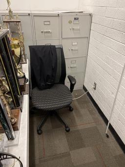 All chairs in middle office