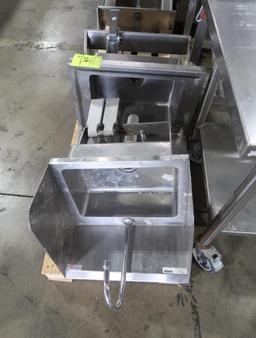 hand sinks w/ knee valves