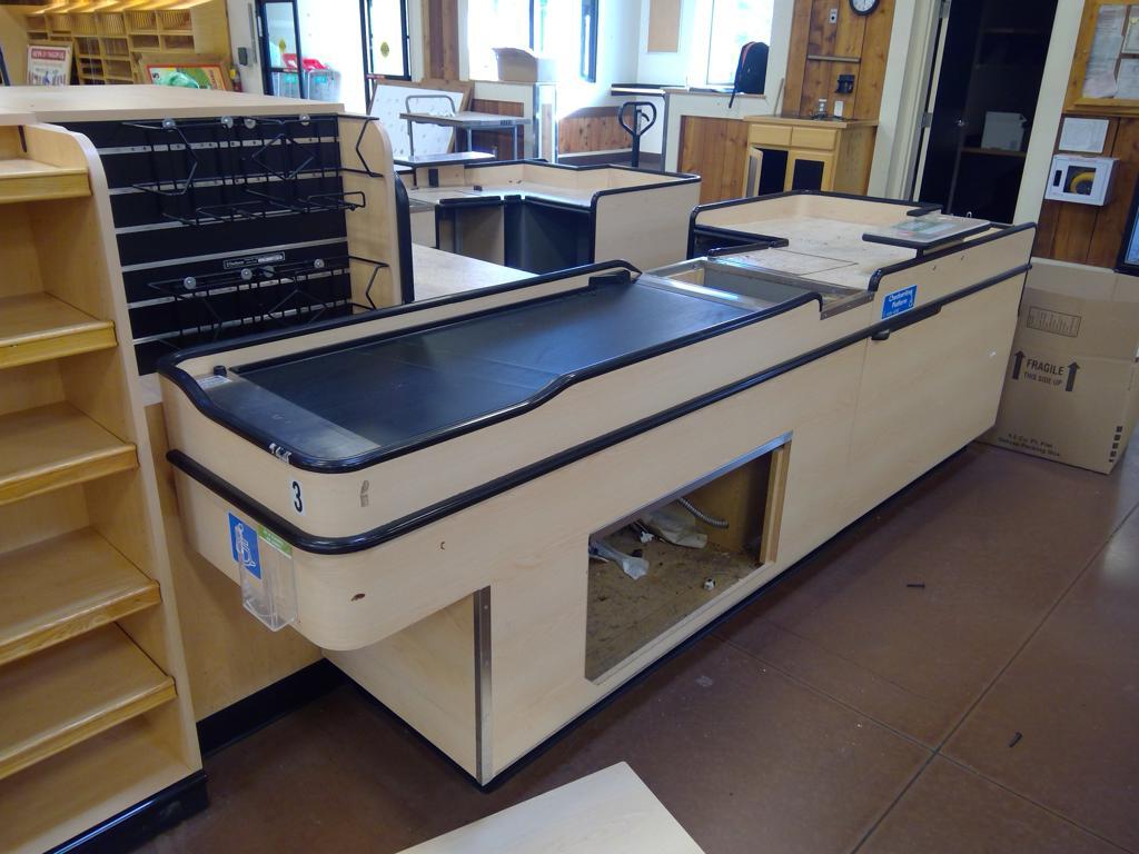 2015 Killion U-Shaped Checkstand W/ Middle Section