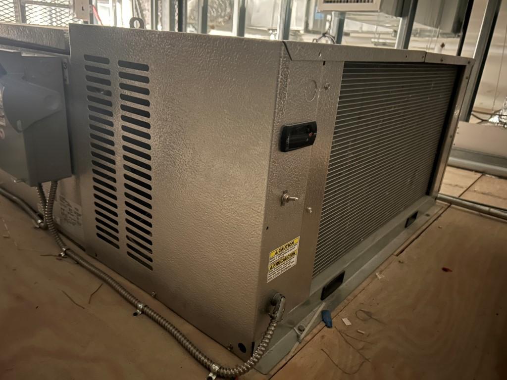 Custom Cooler Self-Contained Walk-In Box