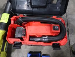 Milwaukee portable vacuum w/ battery