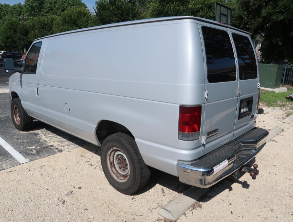 2008 Ford E-350 Econoline Cargo van