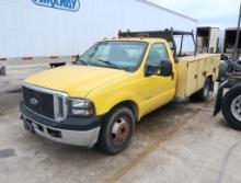 2006 Ford F350 Power Stroke V8 work truck, w/ lift gate & tool storage, dual tires in rear