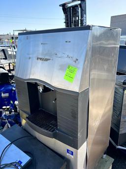 Manitowoc Ice Maker and Bin