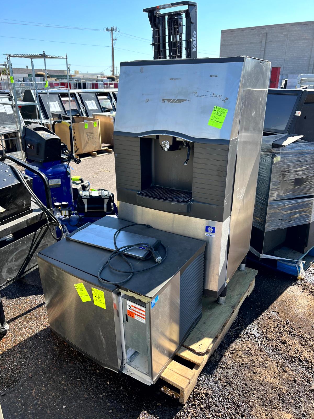 Manitowoc Ice Maker and Bin