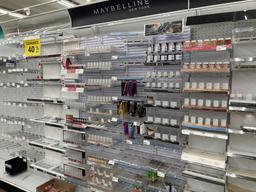 76ft Of Madix Gondola Shelving