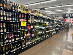 76ft Of Madix Gondola Shelving