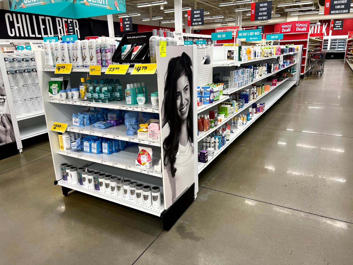 28ft Run of Madix Shelving