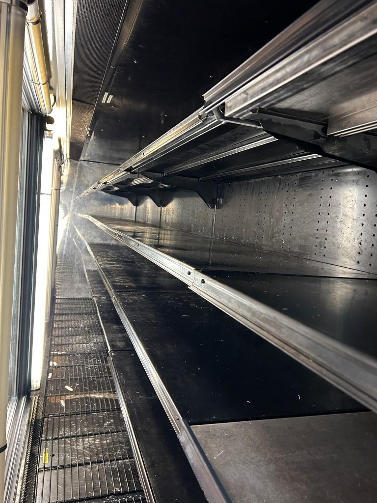 26ft Run Of 2000 Kysor Warren Multideck Cases W/ Med Temp Doors