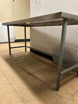 72IN X 30IN X 34IN STAINLESS STEEL TABLE