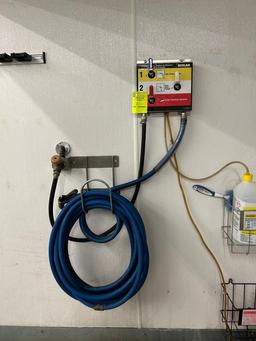 ECOLAB FOAMING STATION W/ HOSE