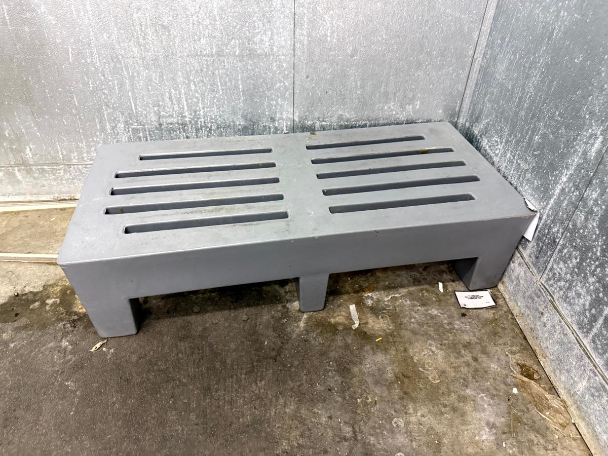 DUNNAGE RACK