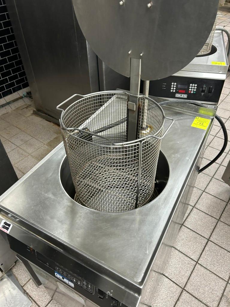 GILES ELECTRIC DEEP FRYER