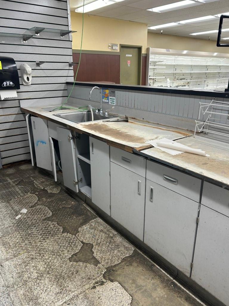 FLORAL MILLWORK COUNTER