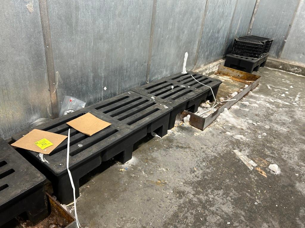 4FT PLASTIC DUNNAGE RACKS
