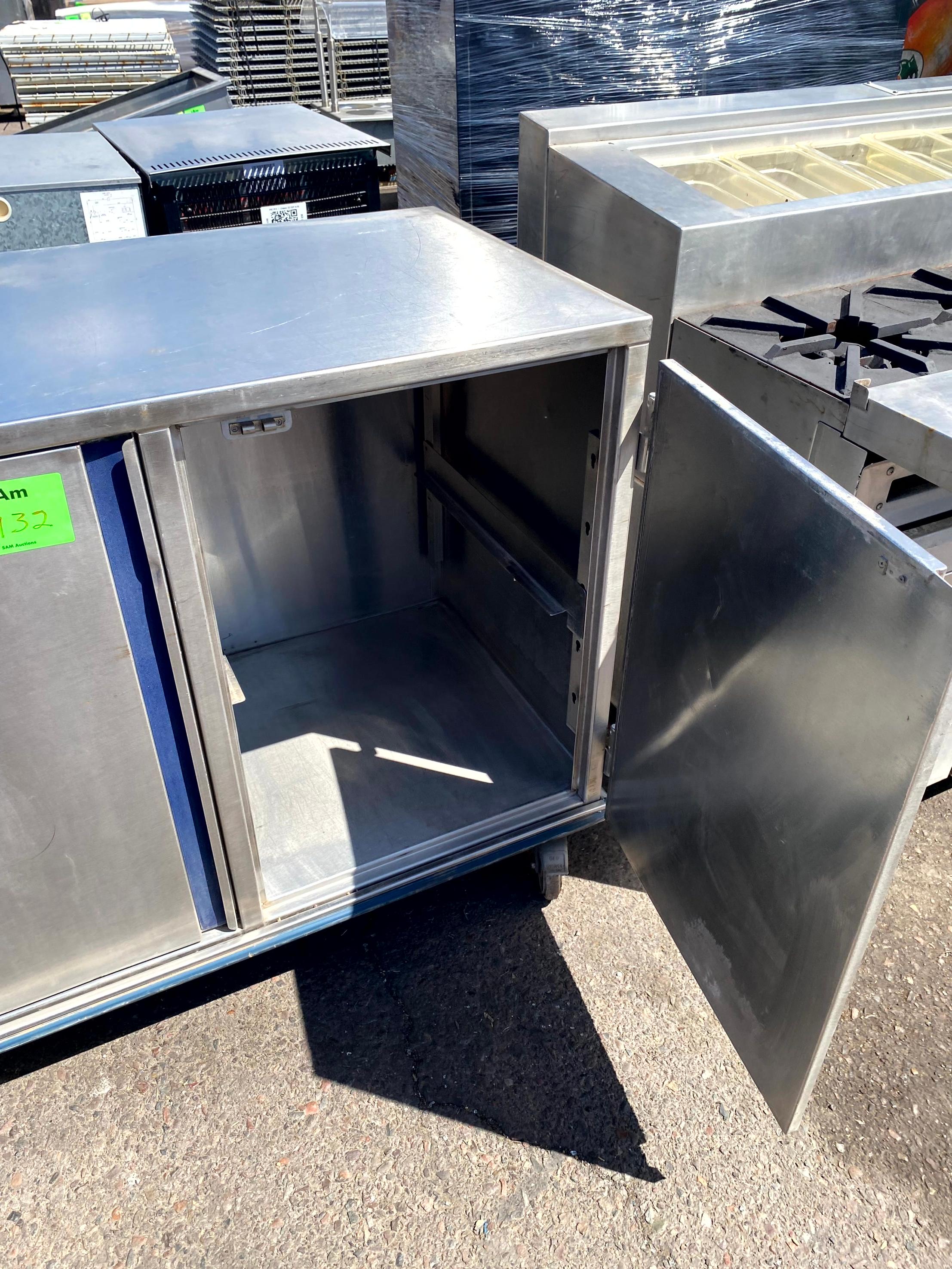 ENCLOSED STAINLESS CABINET