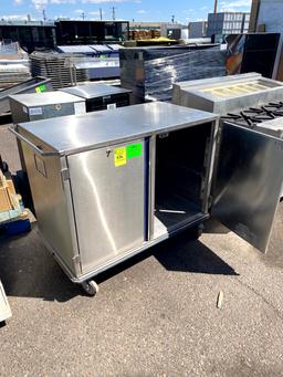 ENCLOSED STAINLESS CABINET