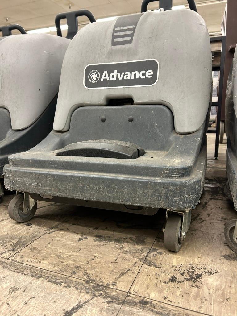 ADVANCE BU800 FLOOR BURNISHER