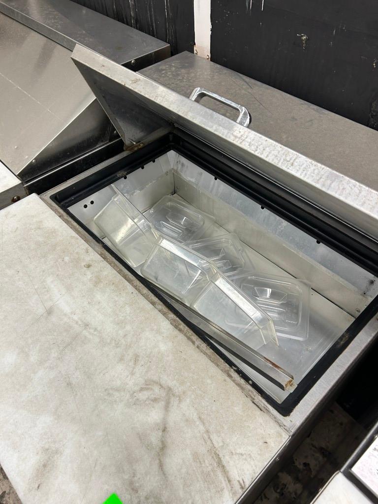 TRUE NATURAL REFRIGERANT 27IN PREP TABLE