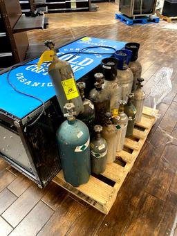 GROUP OF CYLINDER TANKS