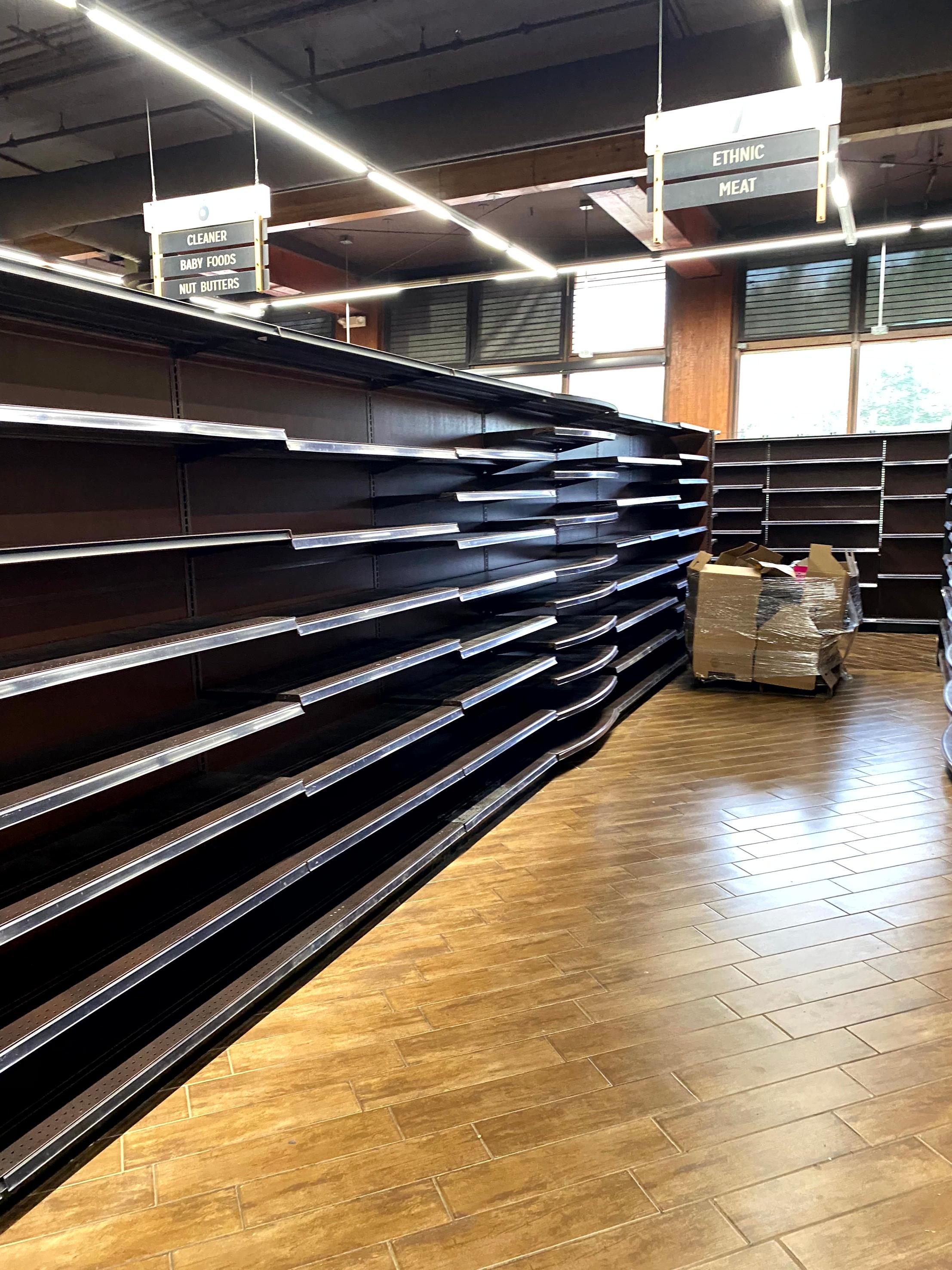 33FT RUN OF LOZIER SHELVING