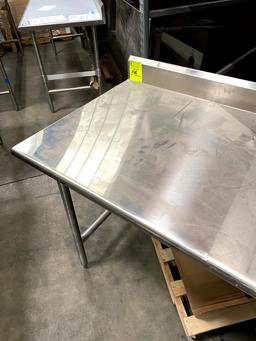 STAINLESS STEEL TABLE