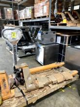 NEW GLOBAL 5000LBS MANUAL PALLET JACK
