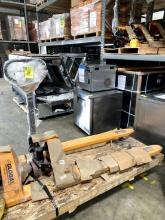 NEW GLOBAL 5000LBS MANUAL PALLET JACK