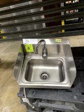 ADVANCE TABCO STAINLESS SINK
