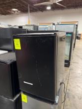 Chefstyle black mini fridge