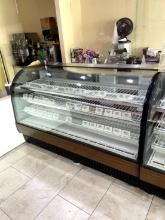 TRUE CURVED GLASS BAKERY CASE