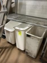 PORTABLE PLASTIC INGREDIENT BINS