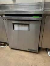 TRUE NAT REFRIGERANT 27IN UNDERCOUNTER REFRIGERATOR