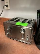 BLACK & DECKER TOASTER