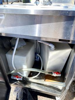 PORTABLE STAINLESS SINK STATION