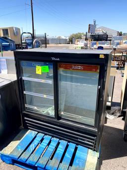 TRUE SLIDING DOOR COOLER