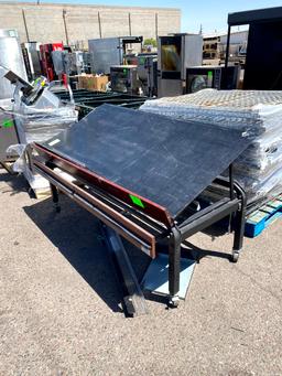 SLANTED PRODUCE TABLE