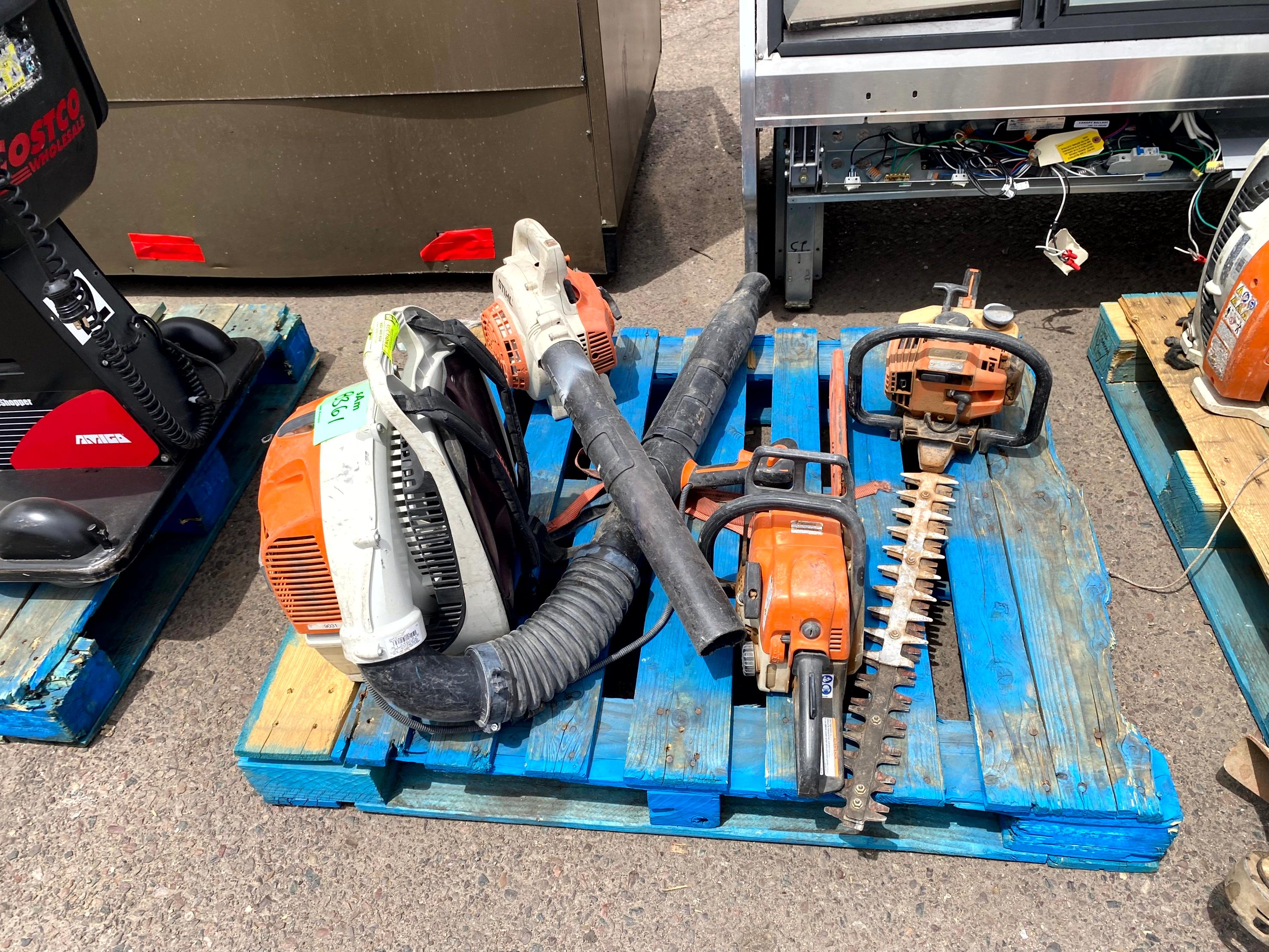 PALLET OF LAWN CARE EQUIPMENT