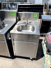 PORTABLE STAINLESS SINK STATION