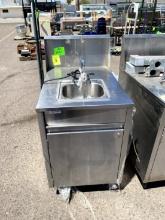 PORTABLE STAINLESS SINK STATION