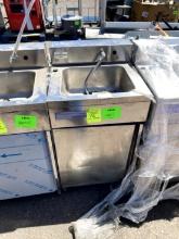 PORTABLE STAINLESS SINK STATION
