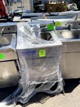 PORTABLE STAINLESS SINK STATION