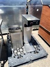 BUNN BREWER WITH DISPENSERS
